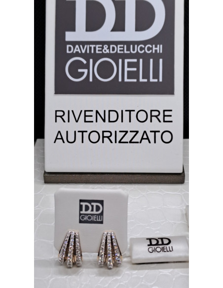 Orecchini in oro bianco e rosa 750 , e diamanti.