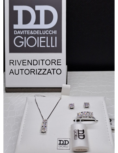 Collana in oro bianco e diamanti