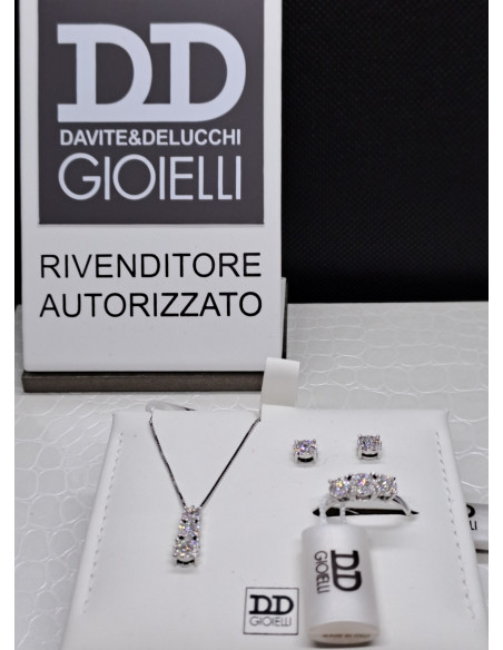 Anello donna trilogy in oro bianco 750 e diamanti