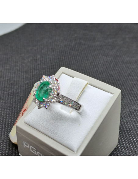 Anello in oro bianco 750 , con smeraldo e diamanti