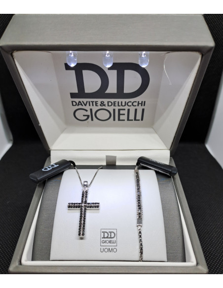 Croce uomo in oro bianco 750 e diamanti neri,  con bracciale oro bianco 750 con diamanti neri