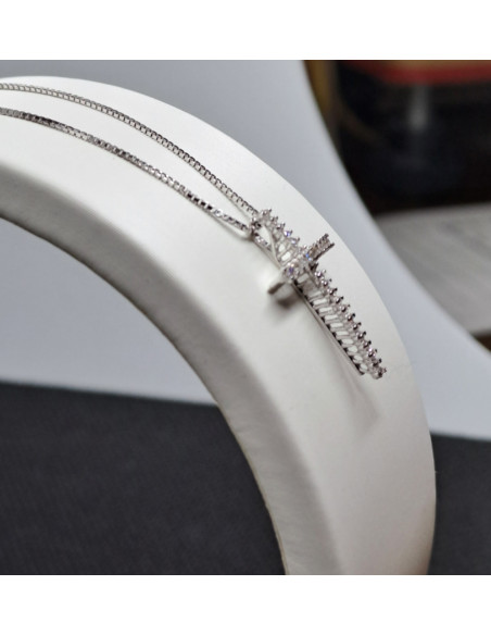 Caterina con croce donna in oro bianco e diamanti