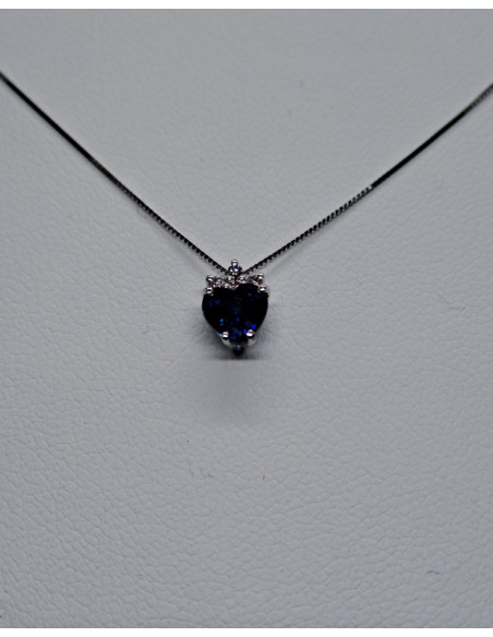 Completo donna in oro bianco, con zaffiri e diamanti