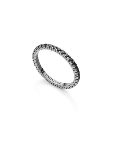 Anello in argento brunito con zirconi neri